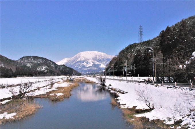伊吹山と天野川