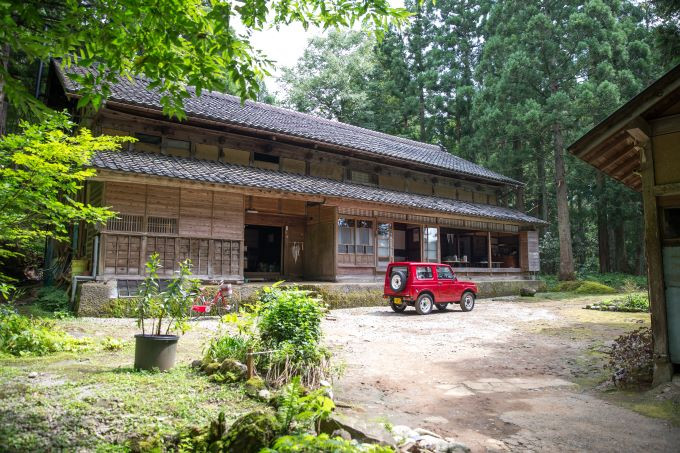 町内には、作品の舞台となった築130年以上の古民家も。