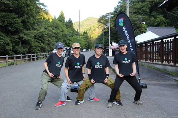 レ ースでは受付やエイドスタッフとして参加する山女（ヤマジョ）の方々