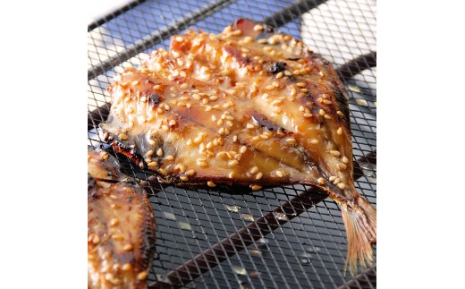 干物とは思えないふっくらとした肉厚な食感と脂ののった旨み♪