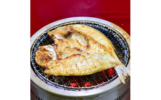 上質で上品な甘み。ふっくらと身離れよくしっ とりした歯ざわり。
ご家庭用だけでなくギフト、ご贈答にも。