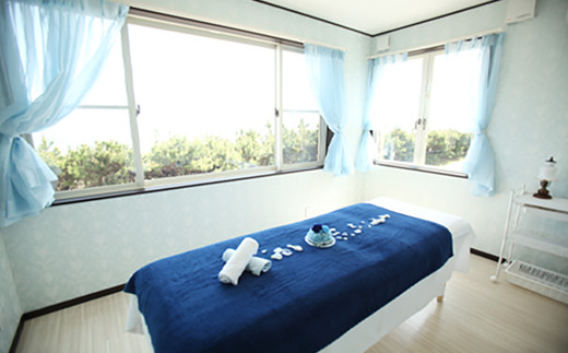 お部屋は完全個室のプライベート空間で、唐津の海を一望できます！
さざ波をBGMに、至福のひと時をお過ごしください。