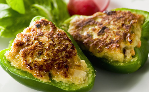 使いたい分だけ使えて便利！そぼろやつくね、炒め物など
色んな料理に使えて、冷凍庫にストックしておくと重宝します。