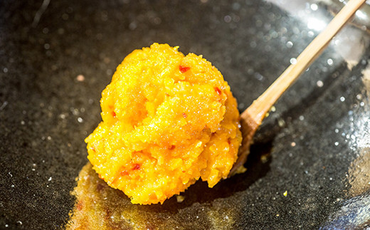 十六夜特製柚子胡椒付き。お好みでどうぞ♪