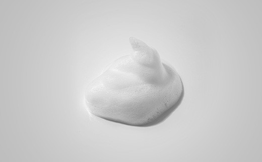 きめ細やかでもっちりした泡が、お肌を包み込むようにやさしく洗いあげます。