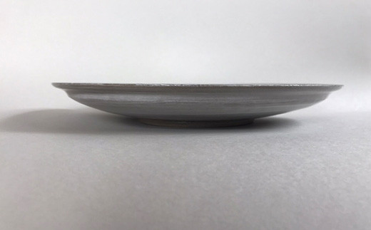 デザインもモダンな絵柄で飾り皿としても使えます。
ご自宅用、ギフト、贈り物におススメ。