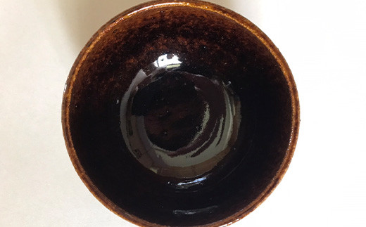 ひとつひとつ手作業で作っておりますのでサイズ、色合い
絵柄等にバラツキがございます。