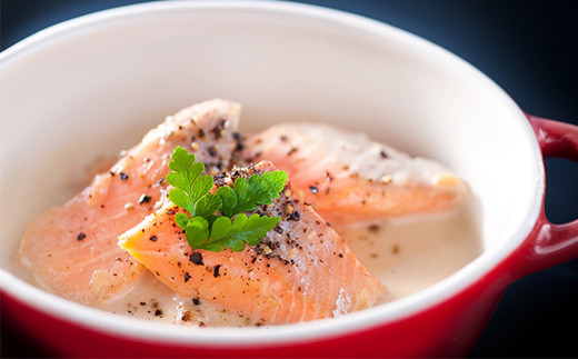 子供から大人まで世代を問わず好まれるサーモン。
血流を良くし、コレステロール値を下げる効果も!
美容、健康に嬉しいお魚です。