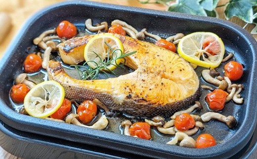 新鮮な魚を加工し全国各地へお届けしています。
是非、ご自宅用やギフトとしてご利用ください。