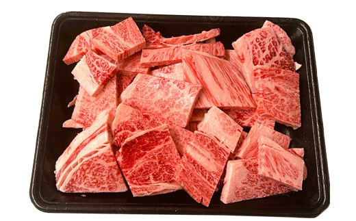 形・厚さがふぞろい及び脂が多い部分も混ざりますので、訳アリとしてのご提供になります。