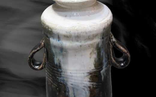 堂々とした風格は一輪挿しにもおススメです。