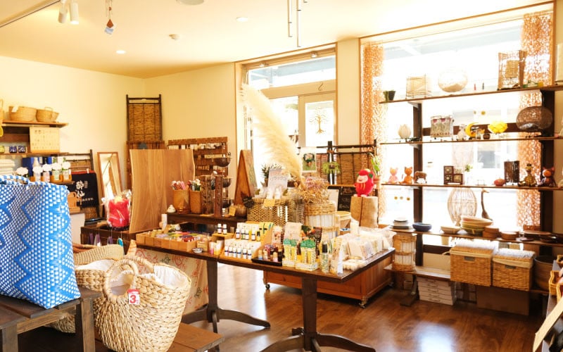 鬼椿市民雑貨店の店内の様子