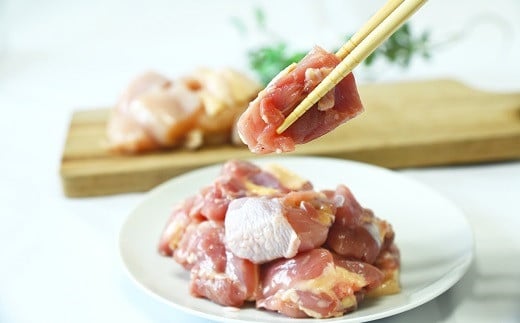 きめ細かな肉質と旨み抜群の京赤地どり。