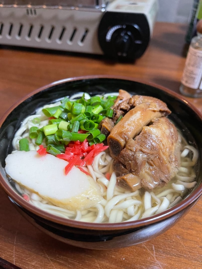 市場 本格 三枚肉そば そばダシ付き 生 軟骨ソーキそば ストレートだし 大盛茹で麺 4人前セット 知念製麺所の沖縄そば 組み合せ5種 てびちそば 3種 から選択