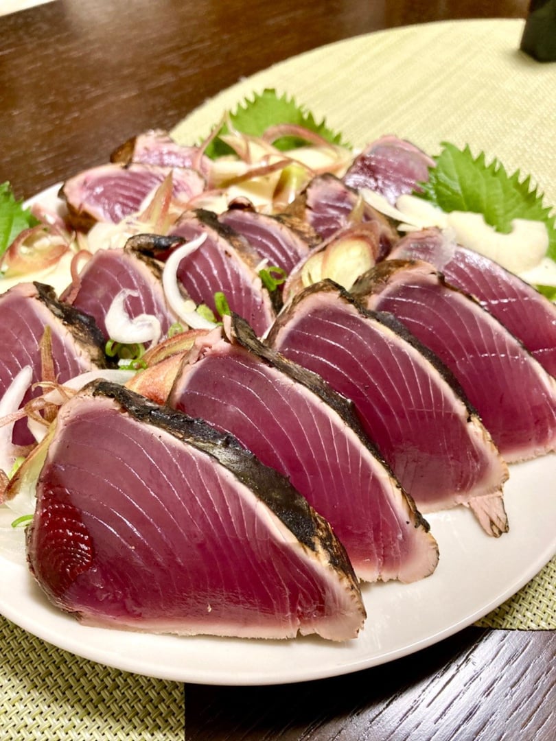 麦藁焼 特選鰹のたたき 宮地鮮魚店 1~3節（600～700g）薬味・たれ付 かつお カツオ《先行予約受付中》 - 高知県佐川町｜ふるさとチョイス -  ふるさと納税サイト