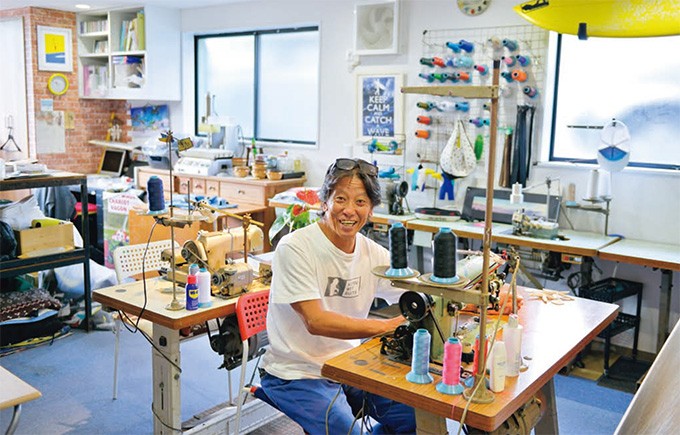 ウェットスーツの素材のクラッチバック(1) 雑貨 日用品 ファッション カバン バッグ 