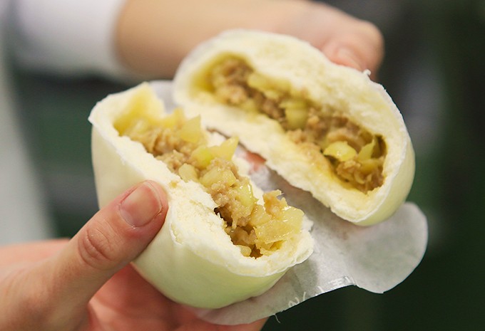 ブランド豚を使った本格飲茶！豚まん・肉しゅうまいセット(特大)Qak-A29 肉まん 中華まん しゅうまい 肉しゅうまい 豚まん 冷凍 人気 おすすめ 惣菜 国産