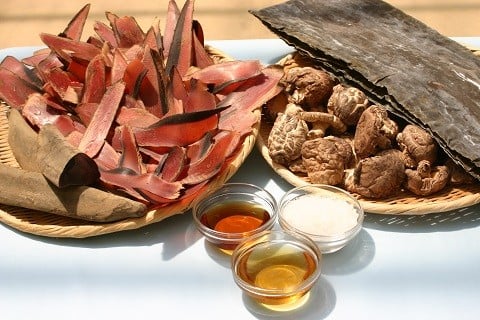 『レタスクラブ殿堂入り時短調理大賞2024』受賞！ 七福醸造の有機白だし6本セット 大容量 レシピ冊子付き  調味料 本枯れ節 昆布 どんこ 白だし セット ロングセラー 出汁 だし 旨味 和食 煮物 卵料理 お吸い物 麺類 炒めもの 揚げ物 太鼓判 時短料理 料理 厳選素材 万能 北海道 H001-086