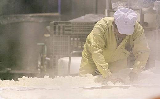 いそのさわ 創業百二十五周年記念 中州純米大吟醸焼酎 (720ml) 焼酎 米焼酎 お酒 酒 アルコール 贈答用 プレゼント 贈り物 福岡県 うきは市