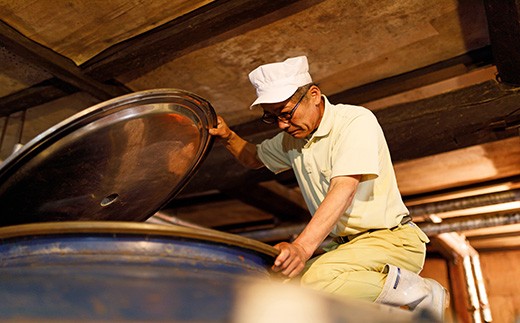 いそのさわ 創業百二十五周年記念 中州純米大吟醸焼酎 (720ml) 焼酎 米焼酎 お酒 酒 アルコール 贈答用 プレゼント 贈り物 福岡県 うきは市
