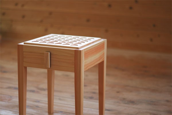 対馬ヒノキ オセロ椅子 《対馬市》【家具製作所kiiro】チェア 椅子 イス 木製 家具 [WAL017]