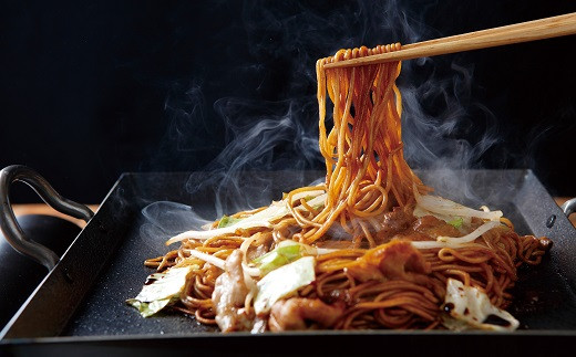 メディア紹介多数!大磯屋製麺所の熟成焼そば 20食(中太麺) ナポリタンソース2本付き H014-037