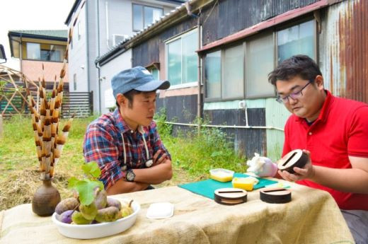 ウッドスマホスピーカー【遠野産ミツロウワックス仕上げ】 遠野食工房蔵