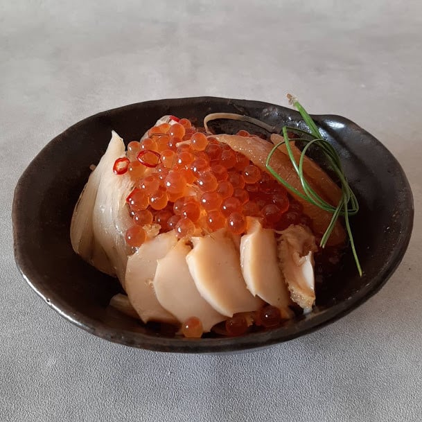 【6回定期便】高級海鮮松前漬 けせんの海~鳳凰膳~(リニューアル版) 〈ESSEふるさとグランプリ 金賞2回受賞〉【 海鮮 海鮮丼 いくら あわび いか 松前漬け イクラ醤油漬け 岩手 陸前高田市】