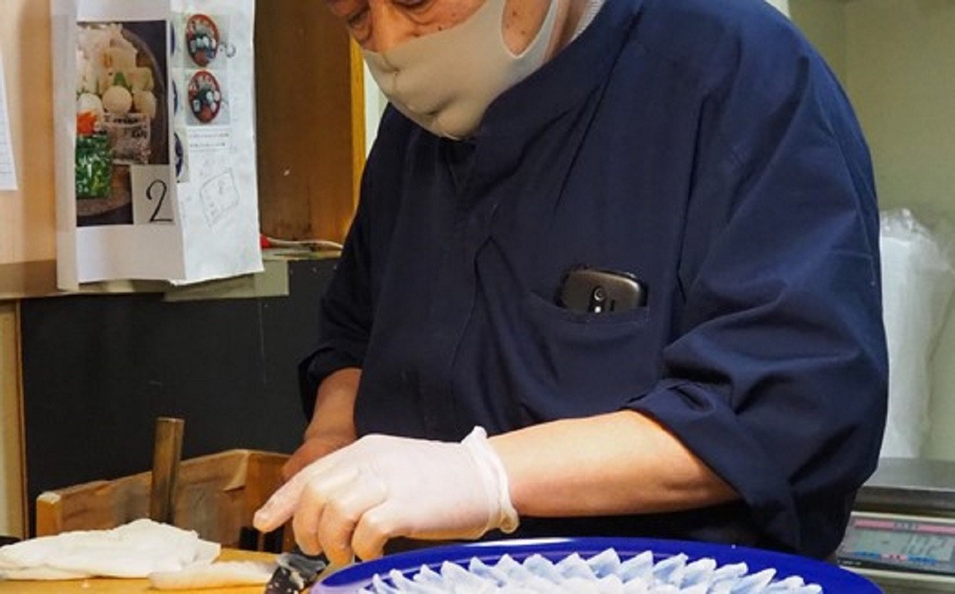 (冷蔵お届け)山口県 魚千代 厳選 堪能 とらふぐ刺身セット  3~4人前 (刺身 150g・ちり用ふぐ 360g・ヒレ 5枚・皮湯引 90g)薬味付き 【山口県 宇部市 極上 厳選 お鍋 雑炊 ヒレ酒  お手軽 魚 ポン酢 ふぐ刺し ふぐ フグ 刺身 】