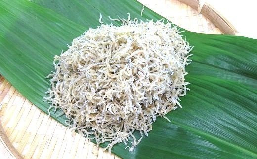 ちりめんじゃこ カチリ 80g×4袋 天然 ちりめん じゃこ 小分け チリメン ジャコ かまゆで しらす 新鮮 しらす干し 釜茹で シラス 天日干し 釜茹 海鮮 魚介類 魚貝 魚 お魚 ふるさと納税人気 高知県 高知 黒潮町 [1090-2]