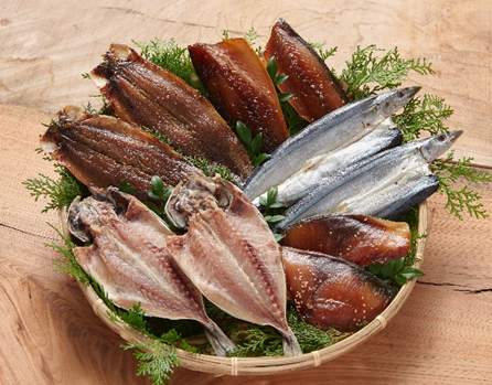 （定期便）
（１便） 海の幸「九鬼のひものセット」５品
（２便）海の幸「九鬼ひものバラエティー」５品　HS-19