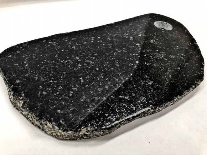 生駒石®　カッティングボード　B　日用品 雑貨 キッチン雑貨 石素材 天然石 石 ストーン ボード 板 まな板 職人 手作業 手作り 高級感 料理 ギフト 贈り物 贈答用 プレゼント 奈良県 生駒市 送料無料　