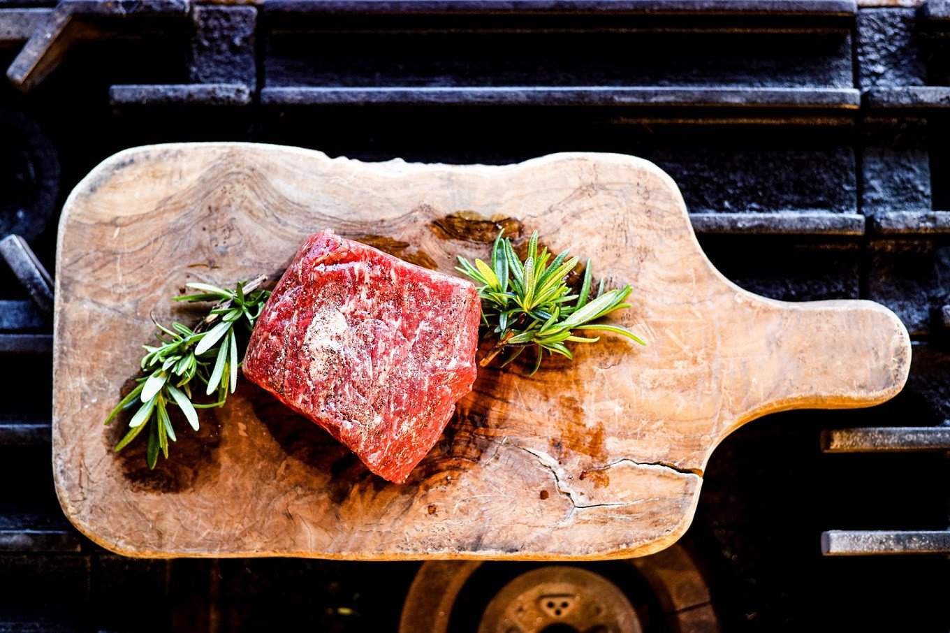 【10-47】松阪牛のカルパッチョ「ウチモモ」「シンシン」赤身食べ比べセットL