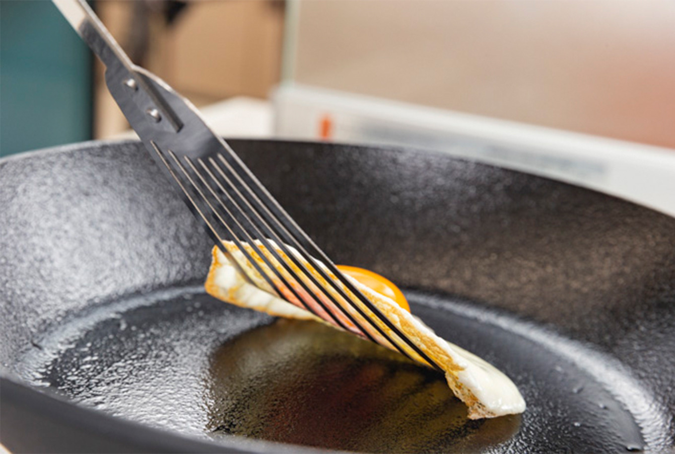 IH対応 鍋 フライパン 鉄器 ダクタイルディープパン 24cm & ダッチオーブン セット スキレット 錆びにくい アウトドア BBQ キャンプ 直火 テフロン 超軽量 岩手県 北上市 O0104 (岩手製鉄)