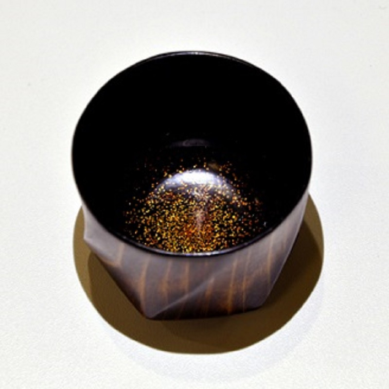 《思いやり型返礼品》青島ぐい呑み(飫肥杉/ふき漆・銀粉仕上げ)1個_M007-001