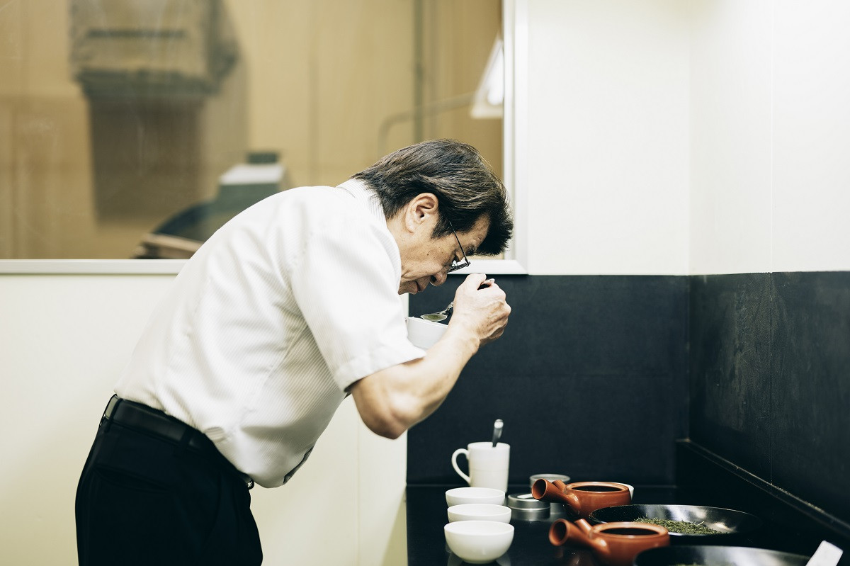 八女茶100% 家庭用業務用(抹茶入り)玄米茶 100g×10袋  お手頃品!<岩崎園製茶>