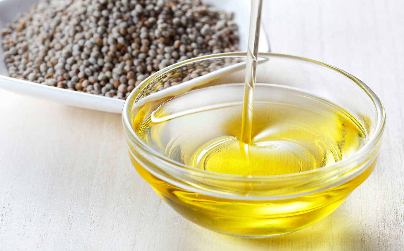 060120　川本町産えごま油（特選生搾）Mサイズ 105g（113ml）×12本セット　定期便：年４回（１回あたり３本）