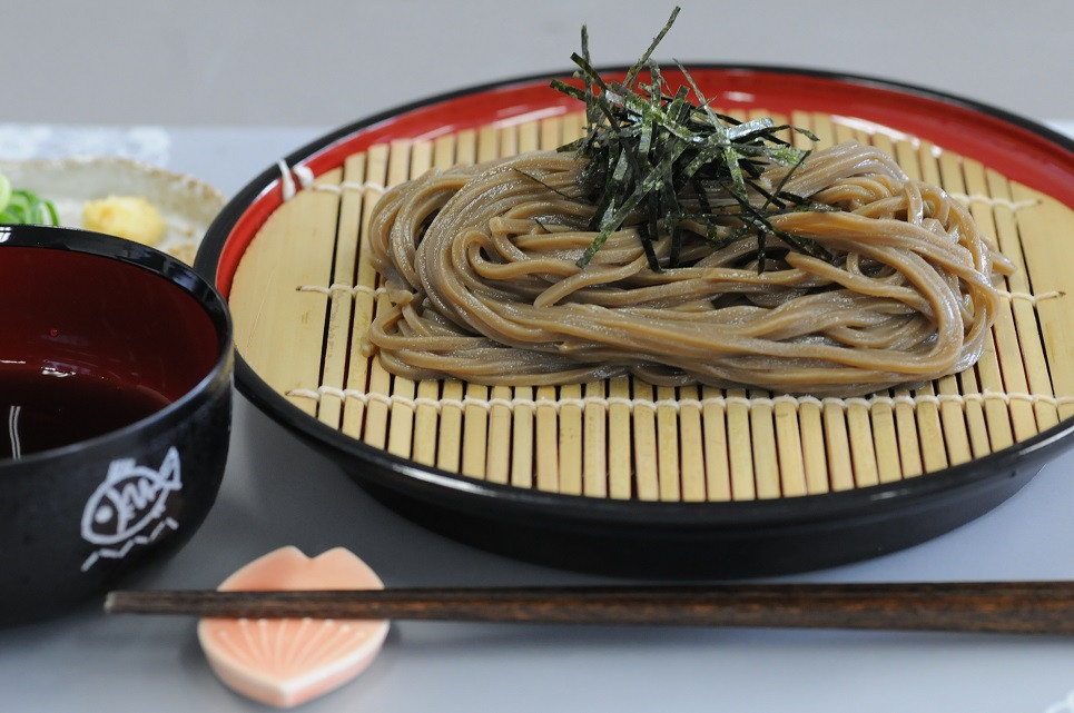 【思いやり型返礼品】障がい者福祉施設 ハートピア可児の杜の生ひやむぎ「ぴあむぎ」3種セット(150g×7袋)【岐阜県 可児市 食品 国産 うどん 麺 セット 思いやり 緑茶 ほうじ茶 手作り 福祉施設 支援 】