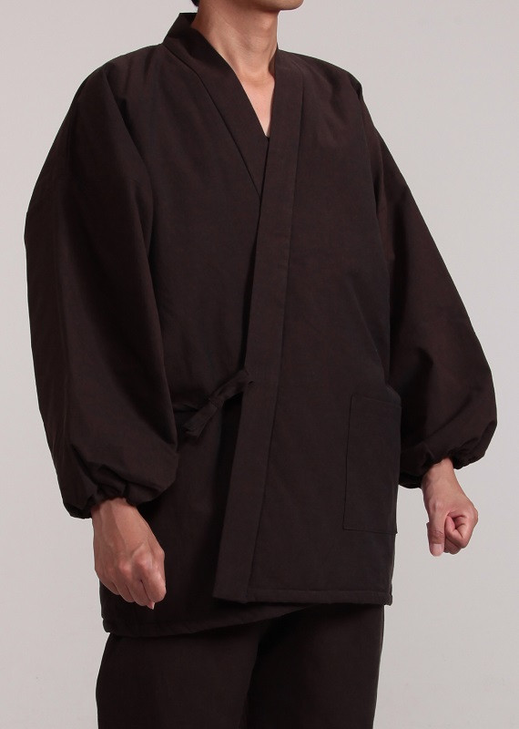 ＼メディアで多数取り上げられています／ 作務衣 【紺（細縞）・Lサイズ】新素材の中わた「ウォーマル」で暖かい 遠赤外線 キルト 作務衣 作務衣 さむえ 国産 日本製 贈答 プレゼント ギフト 誕生日 お祝い 父の日 人気 伝統 伝統技術 おすすめ 衣服 服 オシャレ おしゃれ 日常 普段着 普段使い 遠州産牧之原市 静岡県 榛地織物