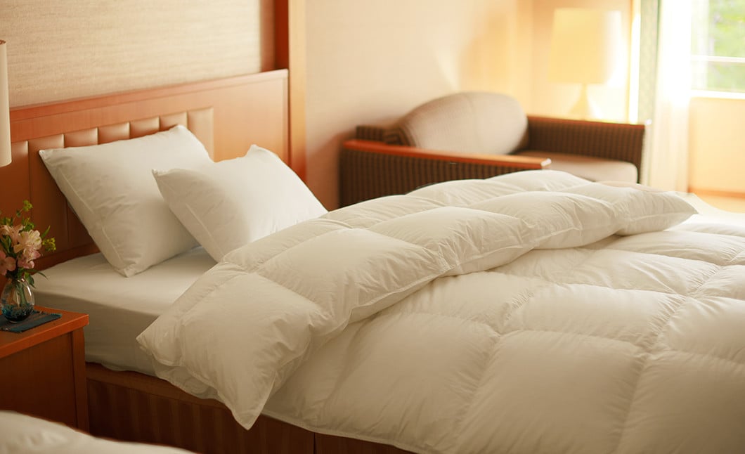 ⽻⽑本掛けふとん シングル［マザーホワイトグース ダウン95％×抗菌防臭⽣地］ 【1317】