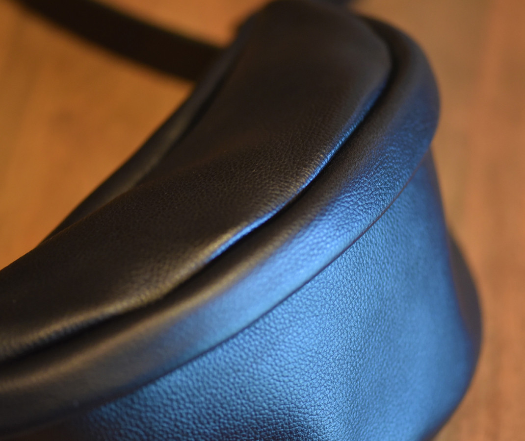 レザーボディバッグ　ブラック｜栃木県 益子町 ふるさと納税 日用品 バッグ ボディバッグ アウトドア（BB014-1）