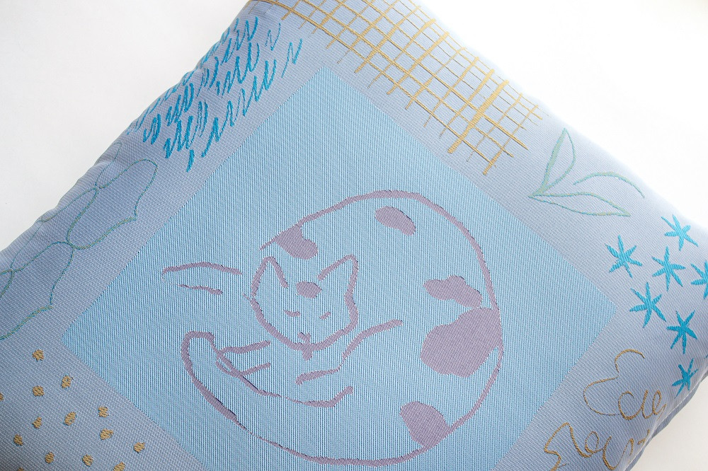 ギュッとしてホッとする小さなザブトン　ひるねのねこシリーズ　まる丸ねこ（ブルー）