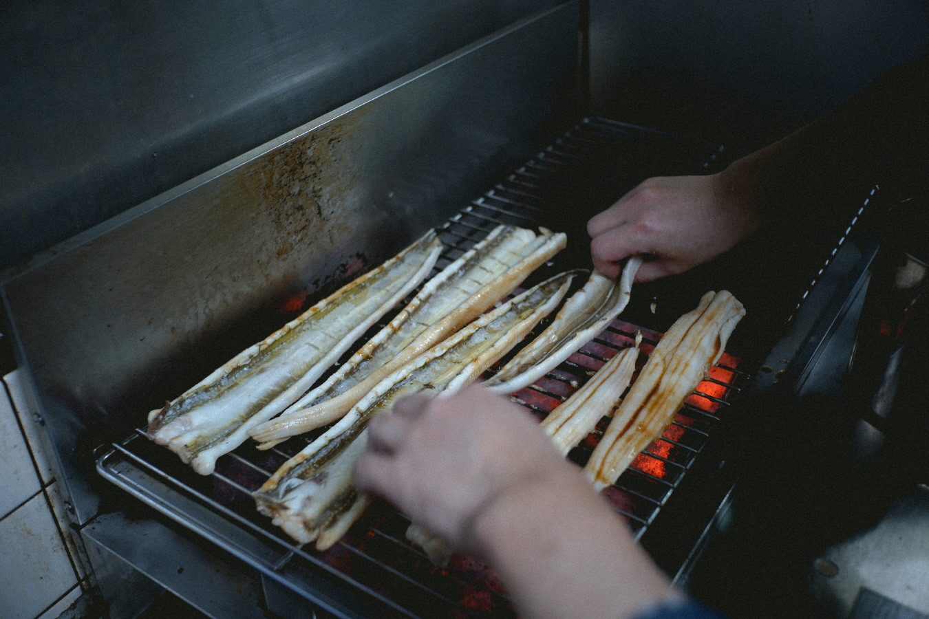 あなご 料理専門店の～ふっくら肉厚～ 特撰【 焼きあなご 4尾入 】 [№5735-1718]