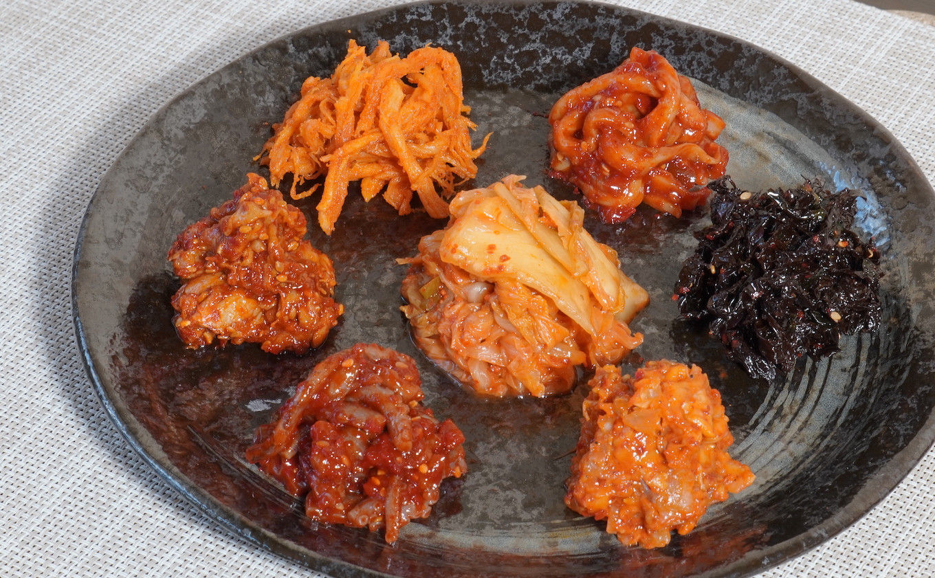 野菜と海鮮のMixキムチ7個セット (白菜・きゅうり・大根・にんにく・チャンジャ・タコ・サキイカ)【1053017】