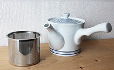 【波佐見焼】白磁渦 急須（ステンレス茶漉し付き） 食器 皿 【西海陶器】【くらわんか】 [AA02]