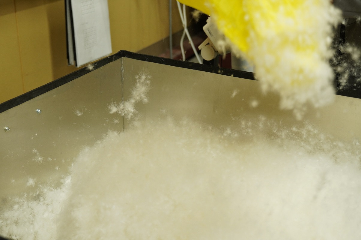 再生羽毛使用ダウンケット(ブルー)