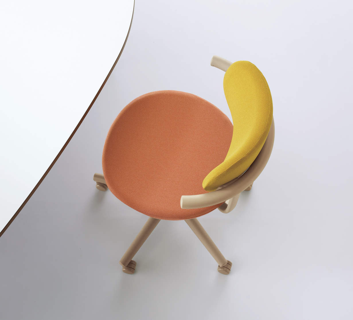 Mpb3_コクヨチェアー　パロ(オパールグリーン・ベージュ）カーペット用（Wキャスター）　／在宅ワーク・テレワークにお勧めの椅子