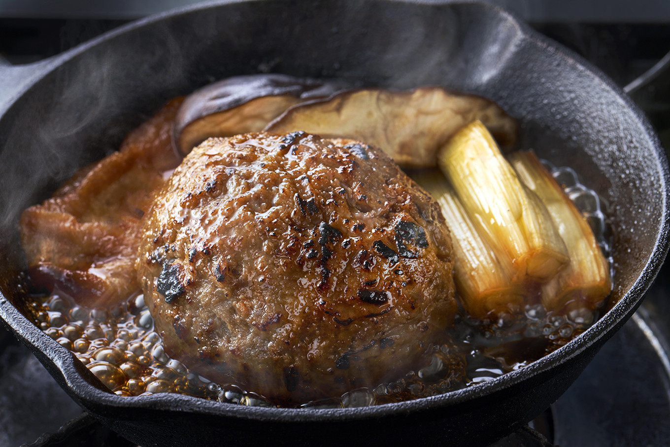 ハンバーグ 近江牛 じゅんじゅん ハンバーグ 520g ( 130g × 4個 ) 寛閑観【FR10W】 近江牛 ハンバーグ 神戸牛 松阪牛 に並ぶ 日本三大和牛 プレミアム 贈答 ギフト 個包装 冷凍 おかず 惣菜 弁当 近江八幡市