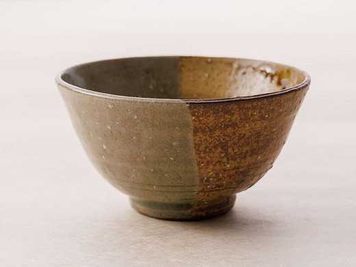 抹茶 抹茶一式セット・松平不昧公好の抹茶「中之白」と出雲焼楽山窯の小茶碗 島根県松江市/有限会社中村茶舗 ALBP002 | 茶道具 茶道 陶器 焼き物 ギフト プレゼント 贈り物 抹茶茶碗 楽山焼セット 島根 松江 おすすめ 人気 ランキング 高評価 不昧公 中之白 出雲焼 伝統工芸 和食器 抹茶セット 趣味 習い事 お点前 自宅で茶道 初心者向け 陶芸 贈答品 内祝い 記念品 抹茶一式セット