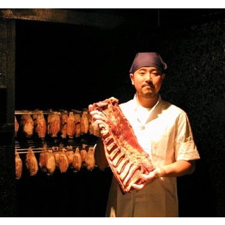 C4076 本場で金賞の職人の珍しいドイツソーセージと直火焼き豚＆ベーコン丼が食べられるセット！